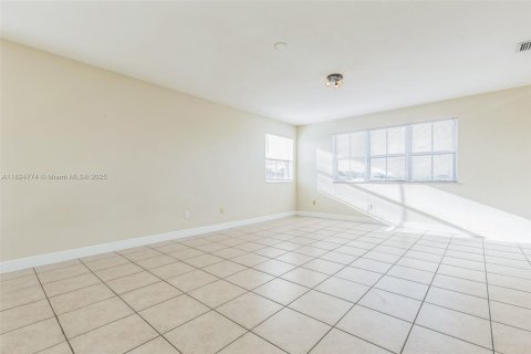 Villa ou maison à vendre à Miami, Floride: 5 chambres, 348.2 m2 № 1790698 - photo 23