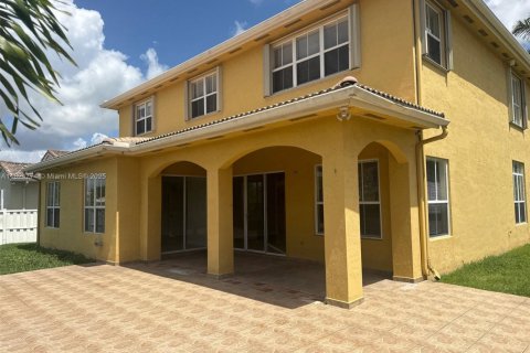 Villa ou maison à vendre à Miami, Floride: 5 chambres, 348.2 m2 № 1790698 - photo 14
