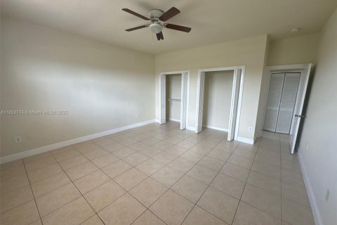 Villa ou maison à vendre à Miami, Floride: 5 chambres, 348.2 m2 № 1790698 - photo 8