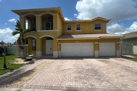 Villa ou maison à vendre à Miami, Floride: 5 chambres, 348.2 m2 № 1790698 - photo 1