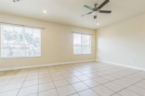 Villa ou maison à vendre à Miami, Floride: 5 chambres, 348.2 m2 № 1790698 - photo 24