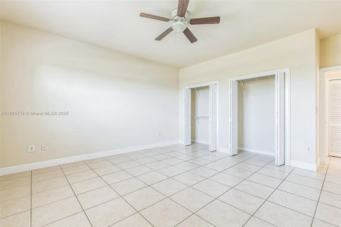 Villa ou maison à vendre à Miami, Floride: 5 chambres, 348.2 m2 № 1790698 - photo 28