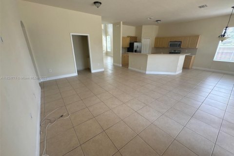 Villa ou maison à vendre à Miami, Floride: 5 chambres, 348.2 m2 № 1790698 - photo 4