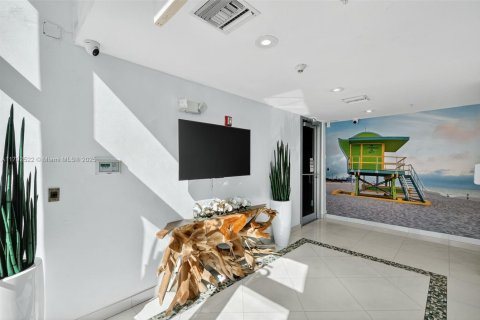 Copropriété à vendre à Miami Beach, Floride: 2 chambres, 110 m2 № 2012319 - photo 14