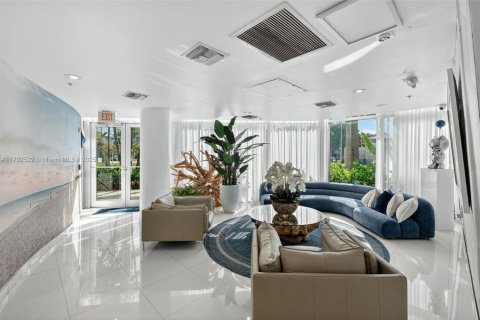Copropriété à vendre à Miami Beach, Floride: 2 chambres, 110 m2 № 2012319 - photo 11