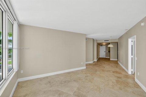 Copropriété à vendre à Miami Beach, Floride: 2 chambres, 110 m2 № 2012319 - photo 28