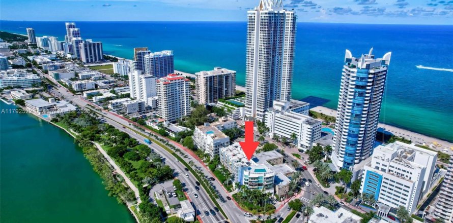 Condo à Miami Beach, Floride, 2 chambres  № 2012319