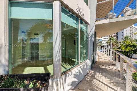 Copropriété à vendre à Miami Beach, Floride: 2 chambres, 110 m2 № 2012319 - photo 17