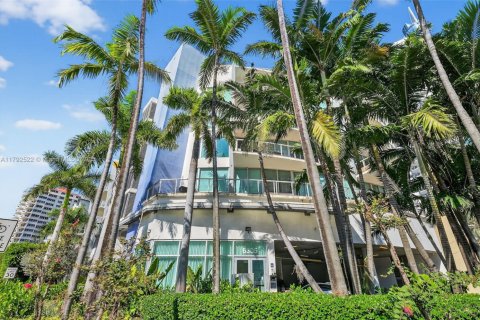 Copropriété à vendre à Miami Beach, Floride: 2 chambres, 110 m2 № 2012319 - photo 9