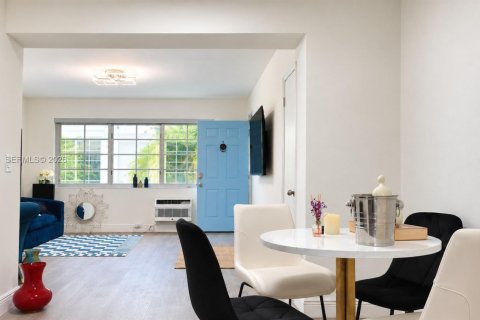 Copropriété à louer à Miami Beach, Floride: 1 chambre, 69.68 m2 № 2382273 - photo 12