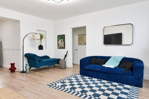 Copropriété à louer à Miami Beach, Floride: 1 chambre, 69.68 m2 № 2382273 - photo 2