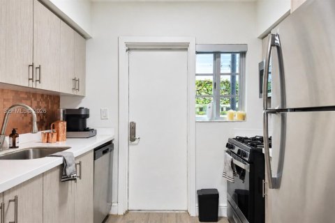 Copropriété à louer à Miami Beach, Floride: 1 chambre, 69.68 m2 № 2382273 - photo 3