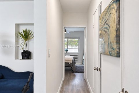 Copropriété à louer à Miami Beach, Floride: 1 chambre, 69.68 m2 № 2382273 - photo 8