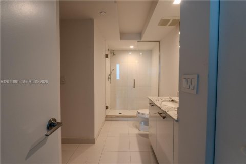 Condominio en alquiler en Miami, Florida, 2 dormitorios, 111.2 m2 № 2075424 - foto 26