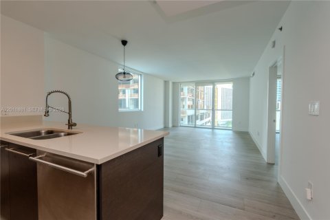 Condominio en alquiler en Miami, Florida, 2 dormitorios, 111.2 m2 № 2075424 - foto 10