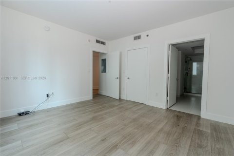 Condominio en alquiler en Miami, Florida, 2 dormitorios, 111.2 m2 № 2075424 - foto 23