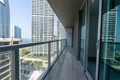 Condominio en alquiler en Miami, Florida, 2 dormitorios, 111.2 m2 № 2075424 - foto 21