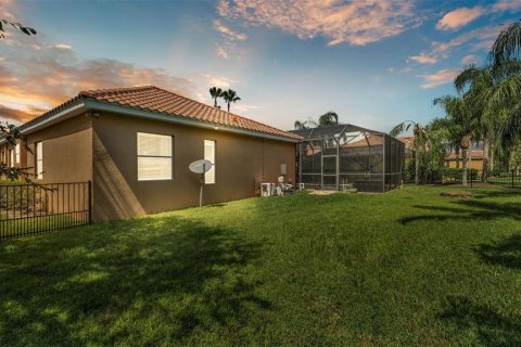 House in Tampa, Florida 4 bedrooms, 242.75 sq.m. № 1874021 - photo 2