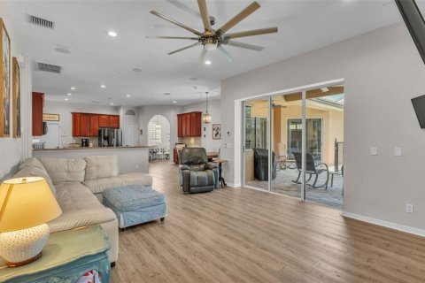 House in Tampa, Florida 4 bedrooms, 242.75 sq.m. № 1874021 - photo 15