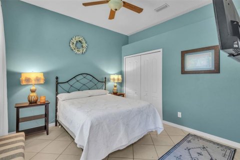 House in Tampa, Florida 4 bedrooms, 242.75 sq.m. № 1874021 - photo 13