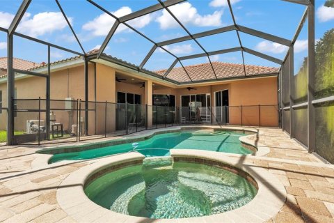 House in Tampa, Florida 4 bedrooms, 242.75 sq.m. № 1874021 - photo 29