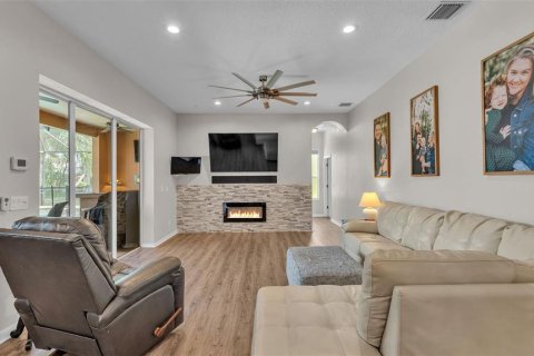 House in Tampa, Florida 4 bedrooms, 242.75 sq.m. № 1874021 - photo 16