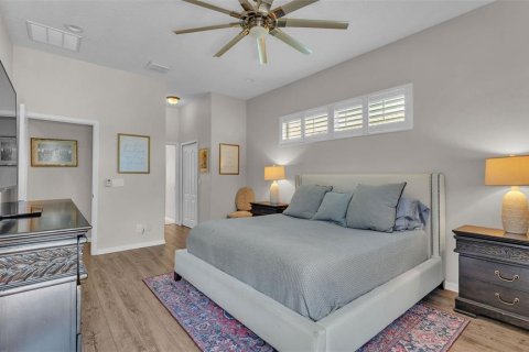 House in Tampa, Florida 4 bedrooms, 242.75 sq.m. № 1874021 - photo 24
