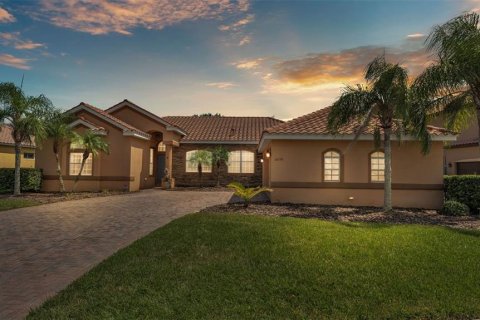 House in Tampa, Florida 4 bedrooms, 242.75 sq.m. № 1874021 - photo 3