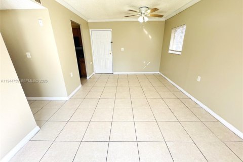 Condo in West Palm Beach, Florida, 1 bedroom  № 2001377 - photo 5