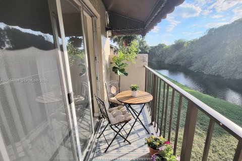 Condo in West Palm Beach, Florida, 1 bedroom  № 2001377 - photo 7