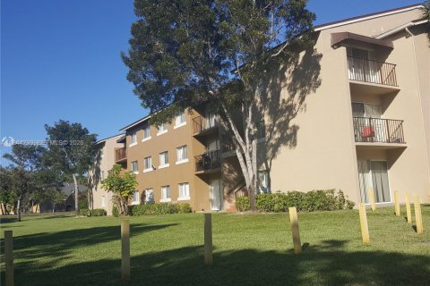 Condo in West Palm Beach, Florida, 1 bedroom  № 2001377 - photo 28