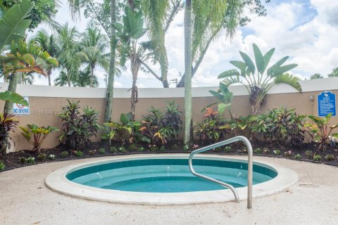 Condo in West Palm Beach, Florida, 1 bedroom  № 2001377 - photo 24