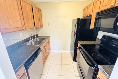 Condo in West Palm Beach, Florida, 1 bedroom  № 2001377 - photo 6
