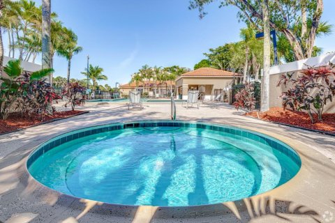 Condo in West Palm Beach, Florida, 1 bedroom  № 2001377 - photo 18