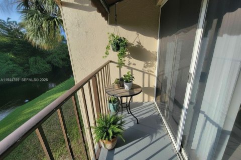 Condo in West Palm Beach, Florida, 1 bedroom  № 2001377 - photo 8