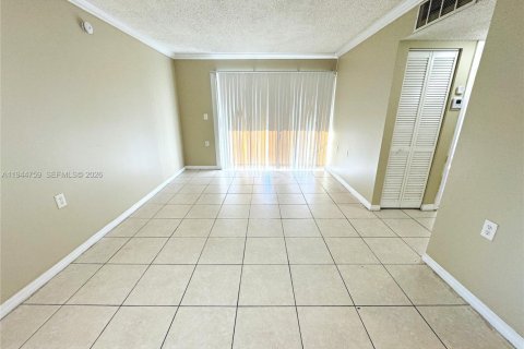 Condo in West Palm Beach, Florida, 1 bedroom  № 2001377 - photo 2