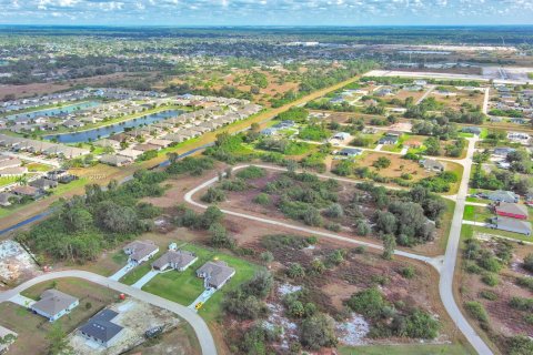 Terreno en venta en Lehigh Acres, Florida № 1984893 - foto 7