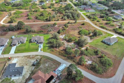 Terreno en venta en Lehigh Acres, Florida № 1984893 - foto 5