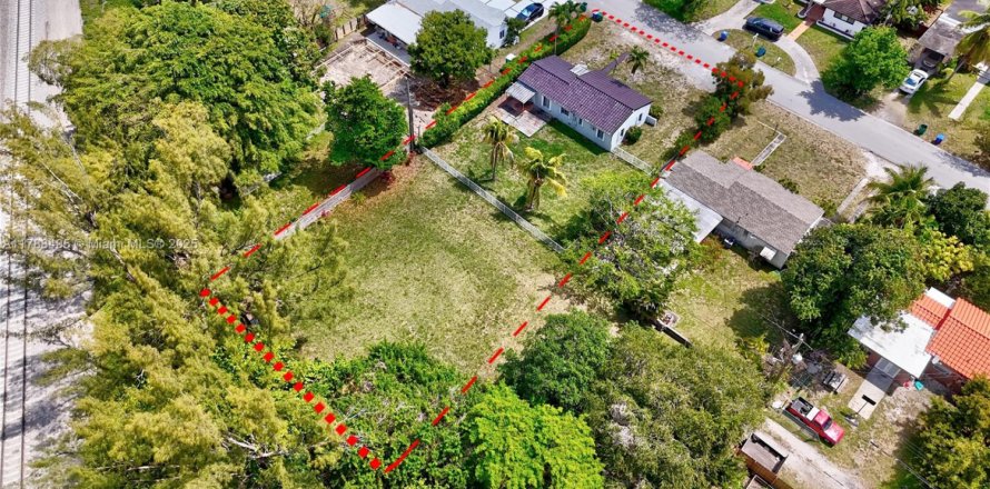 Casa en Miami, Florida 3 dormitorios, 97.27 m2 № 1731803