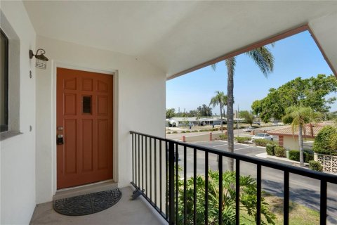 Condo in Bradenton, Florida, 2 bedrooms  № 1679723 - photo 1