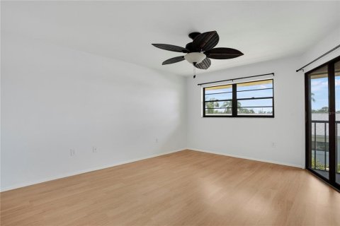 Condo in Bradenton, Florida, 2 bedrooms  № 1679723 - photo 21