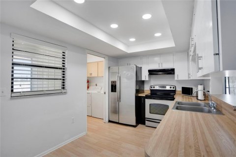 Condo in Bradenton, Florida, 2 bedrooms  № 1679723 - photo 17
