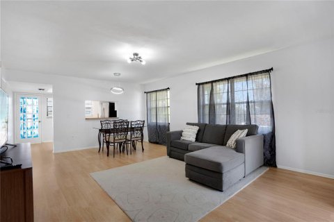 Condo in Bradenton, Florida, 2 bedrooms  № 1679723 - photo 6