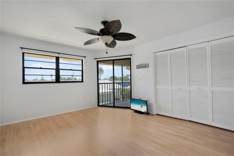 Condo in Bradenton, Florida, 2 bedrooms  № 1679723 - photo 24