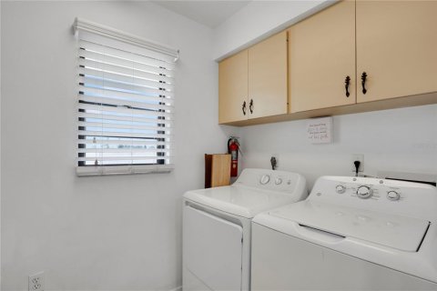 Condo in Bradenton, Florida, 2 bedrooms  № 1679723 - photo 18
