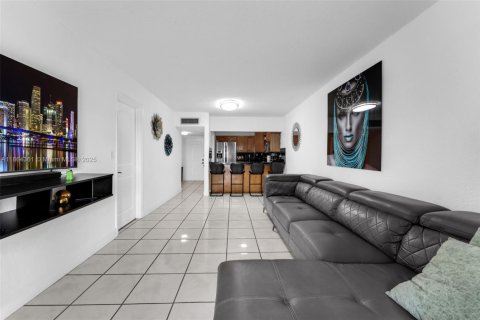 Copropriété à vendre à Miami, Floride: 1 chambre, 67.82 m2 № 1891952 - photo 10