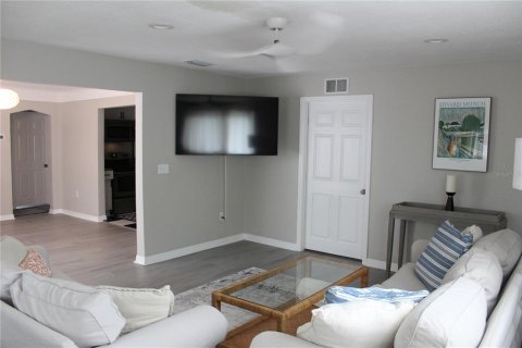 Villa ou maison à vendre à Saint Petersburg, Floride: 4 chambres, 118.08 m2 № 2117783 - photo 10