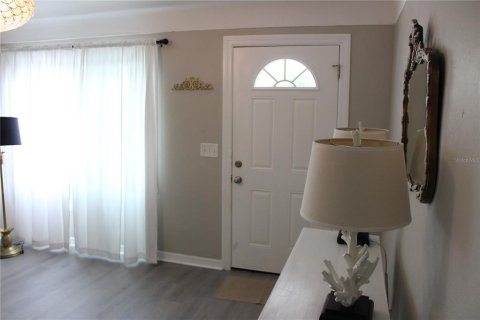 Villa ou maison à vendre à Saint Petersburg, Floride: 4 chambres, 118.08 m2 № 2117783 - photo 4