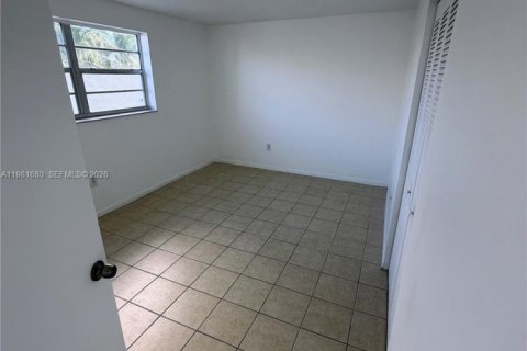 Снять в аренду квартиру в Майами-Бич, Флорида 2 спальни, 83.61м2, № 2080135 - фото 15