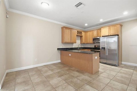 Townhouse in Tampa, Florida 3 bedrooms, 173.54 sq.m. № 2209995 - photo 16